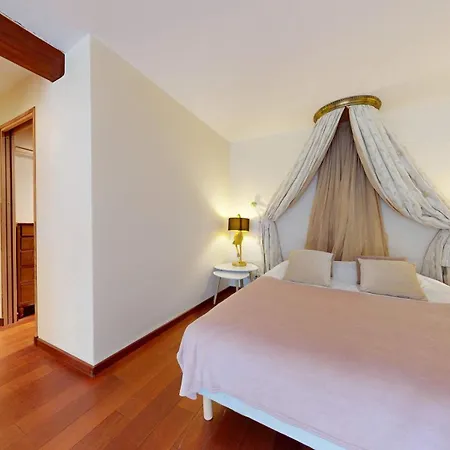 Semesterbostad Greenland 15pers Jacuzzi Sauna Airhockey Billard