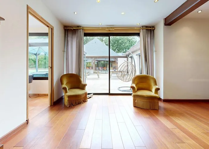 La Clef Decamp Greenland 15pers Jacuzzi Sauna Airhockey Billard Hudimesnil